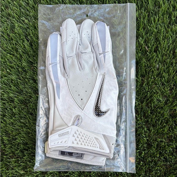 Nike Other - NEW PRO STYLE NIKE VAPOR JET CARBON WR FOOTBALL GLOVES